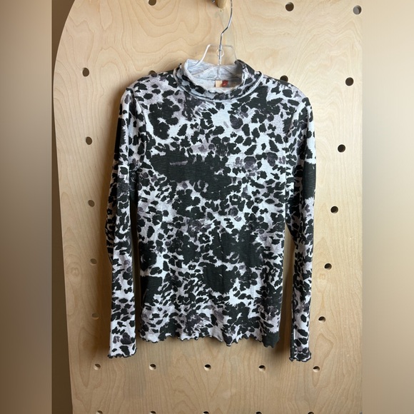 Anthropologie Pilcro Ruffled Turtleneck Top Leopard Print Large - Picture 4 of 9